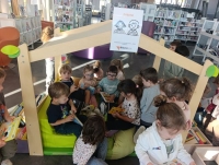 Les Petits et les Moyens &agrave; la d&eacute;couverte de la m&eacute;diath&egrave;que !&nbsp;
